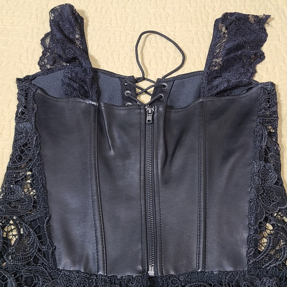 Dreamgirl faux leather venice lace corset size 34 - Picture 7 of 13